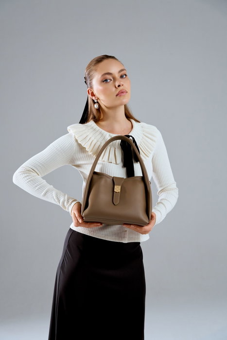 Vince Camuto Turin Bolso de Polipiel Color Visón Oscuro